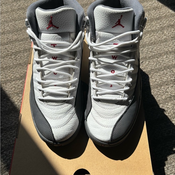 Jordan Sneakers White and Black - Picture 2 of 5